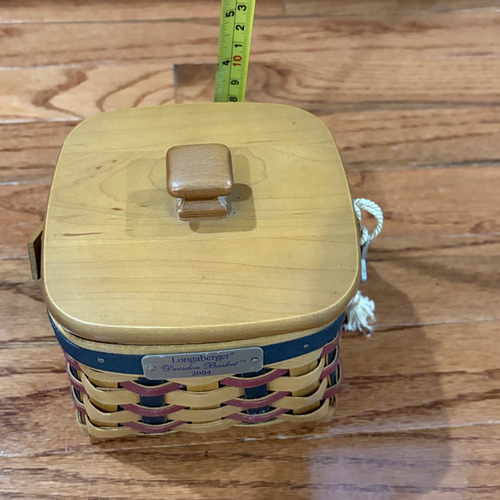 Longaberger 2004 Dresden basket - Picture 11 of 11